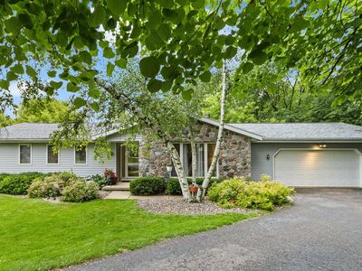 Property at 860 Iroquois Cir, Baraboo, WI
