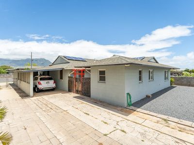 396 Kahiki St