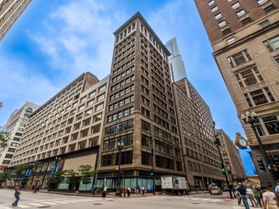 6 E Monroe St APT 1503