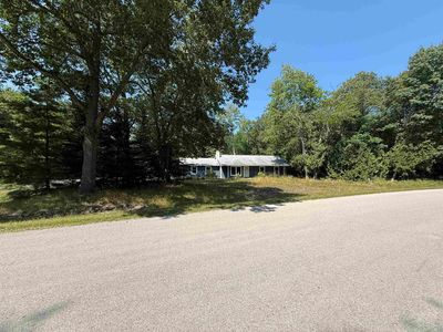 4879 Kingswood Ln
