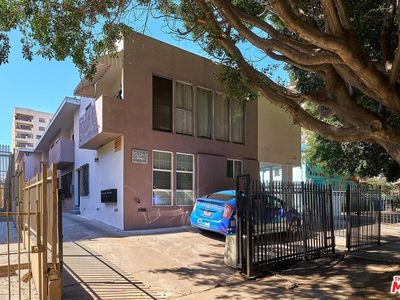 731 Irolo St