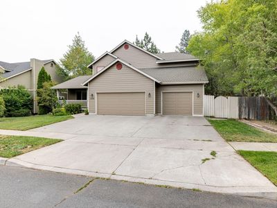 2542 NE Keats Dr