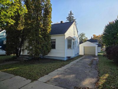 1121 South 5TH AVENUE