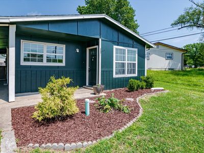 325 E Clearview Dr