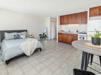 Property at 1550 Wilder Ave APT A1107, Honolulu, HI