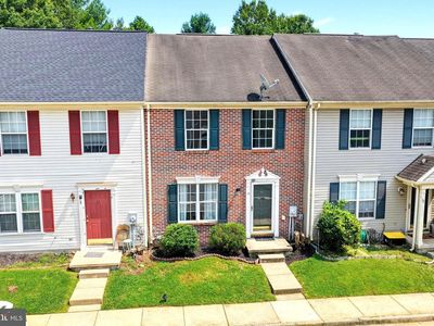 10 Hickory Ln