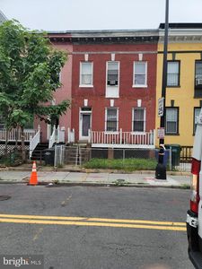 1414 Newton St NW