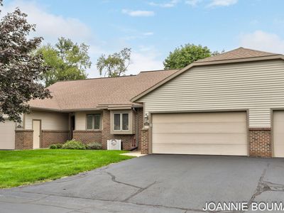 1963 Lakeview Dr