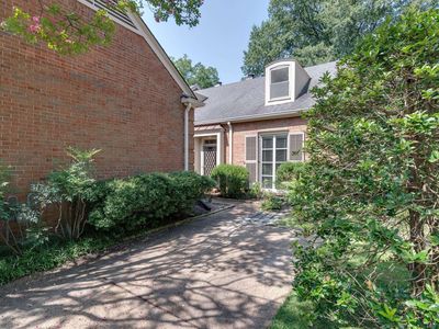 575 Club Walk Ln #2