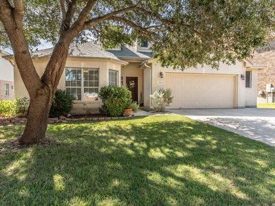 305 HILTON DR