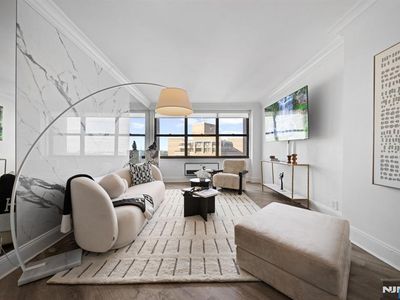 7002 Boulevard East #PENTHOUSE 43A