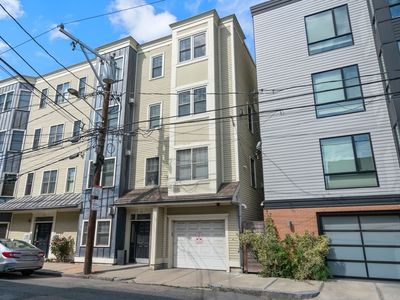 138 W 9th St Unit 2