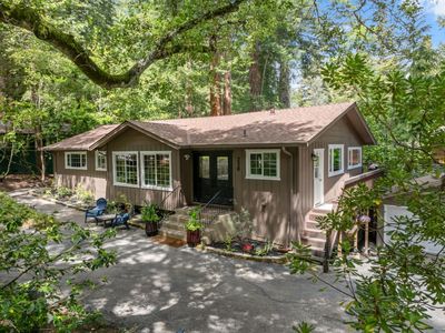 220 Lake Dr