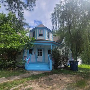 Property at 700 N Dallas St, Ennis, TX