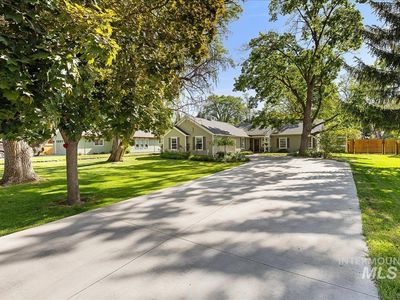 3602 N Tamarack Dr