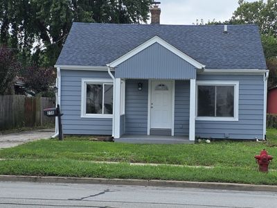 238 N Farnsworth Ave