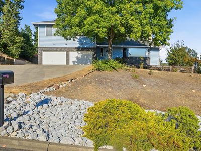 5950 Mountain View Dr