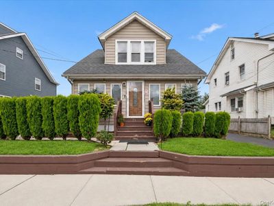 21 E Saint Marks Place