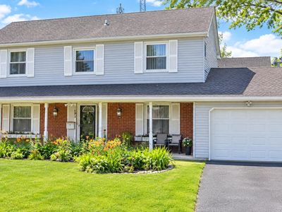 14 Melrose Ln