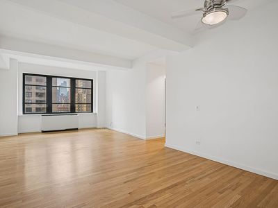 43 W 61st St APT 12F