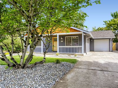 Property at 218 SW 11th St, Dundee, OR