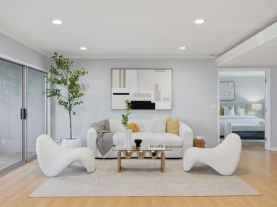 111 Wellesley Cres APT 2N