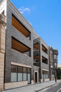 2913 W Belmont Ave #1A
