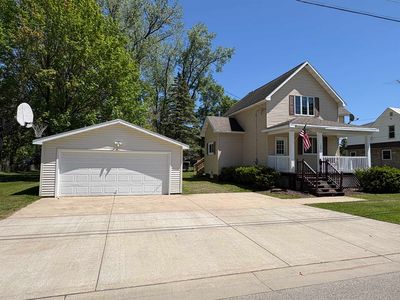 160 Washburn Ave