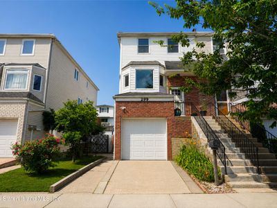 299 Travis Ave