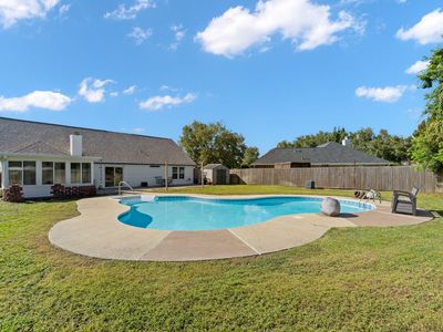Property at 403 Parish Cv, Mary Esther, FL