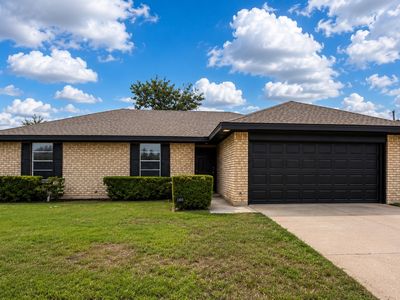 1305 Wisteria Way