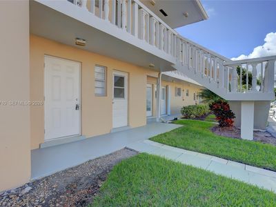 2212 NE 1st Way APT 101