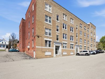 4 Chatham Pl APT 3