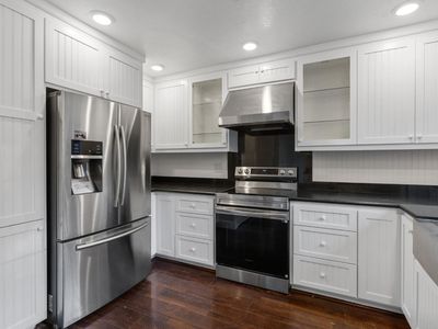 1310 Commons Dr
