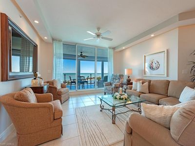 60 Seagate DR #1205