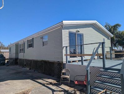 252 Lakeside Garden Cir