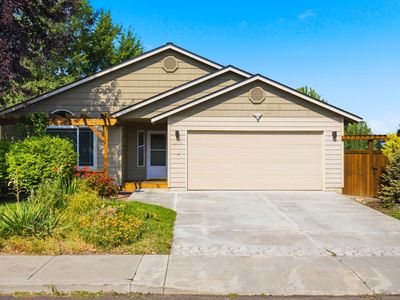 62815 Snowcap Ct