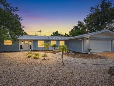 611 VENICE LANE