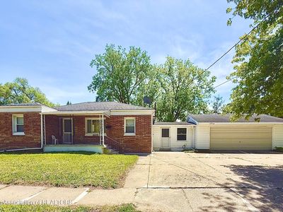 1127 W Maple St