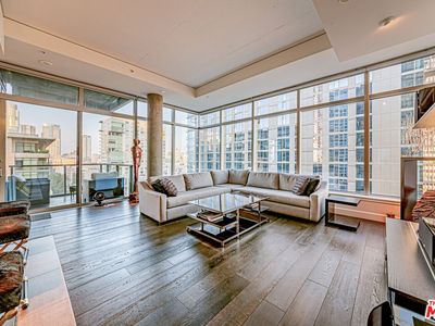 1155 S Grand Ave APT 1317