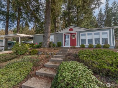 562 NW Silver Glen Lane