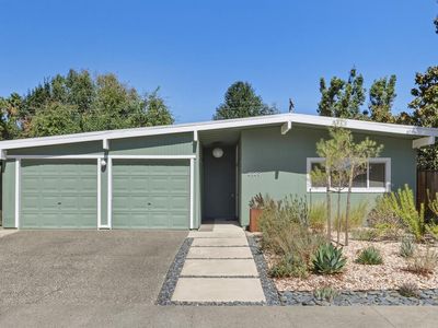 4949 Clear Cir