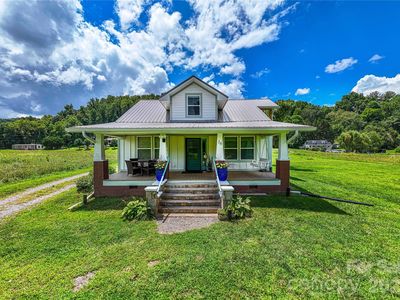 16 Riverside Dr
