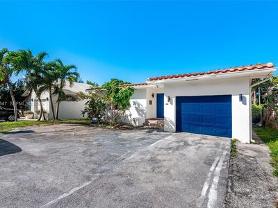 8950 Harding Ave
