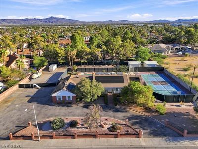 2825 E Hacienda Ave