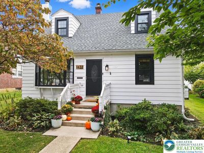 1422 Montrose Ave