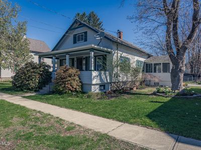 38 1st Avenue