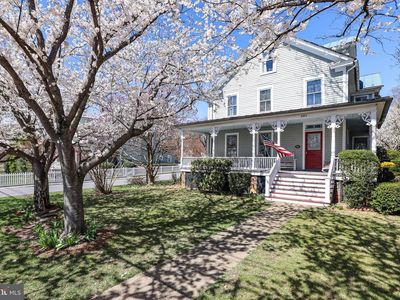 301 E Main St