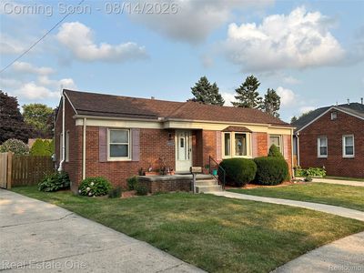 6331 Buckingham Ave