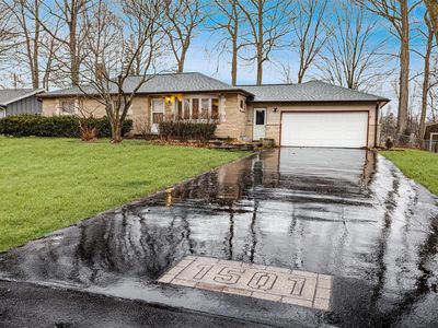 1501 South Sherwood DRIVE